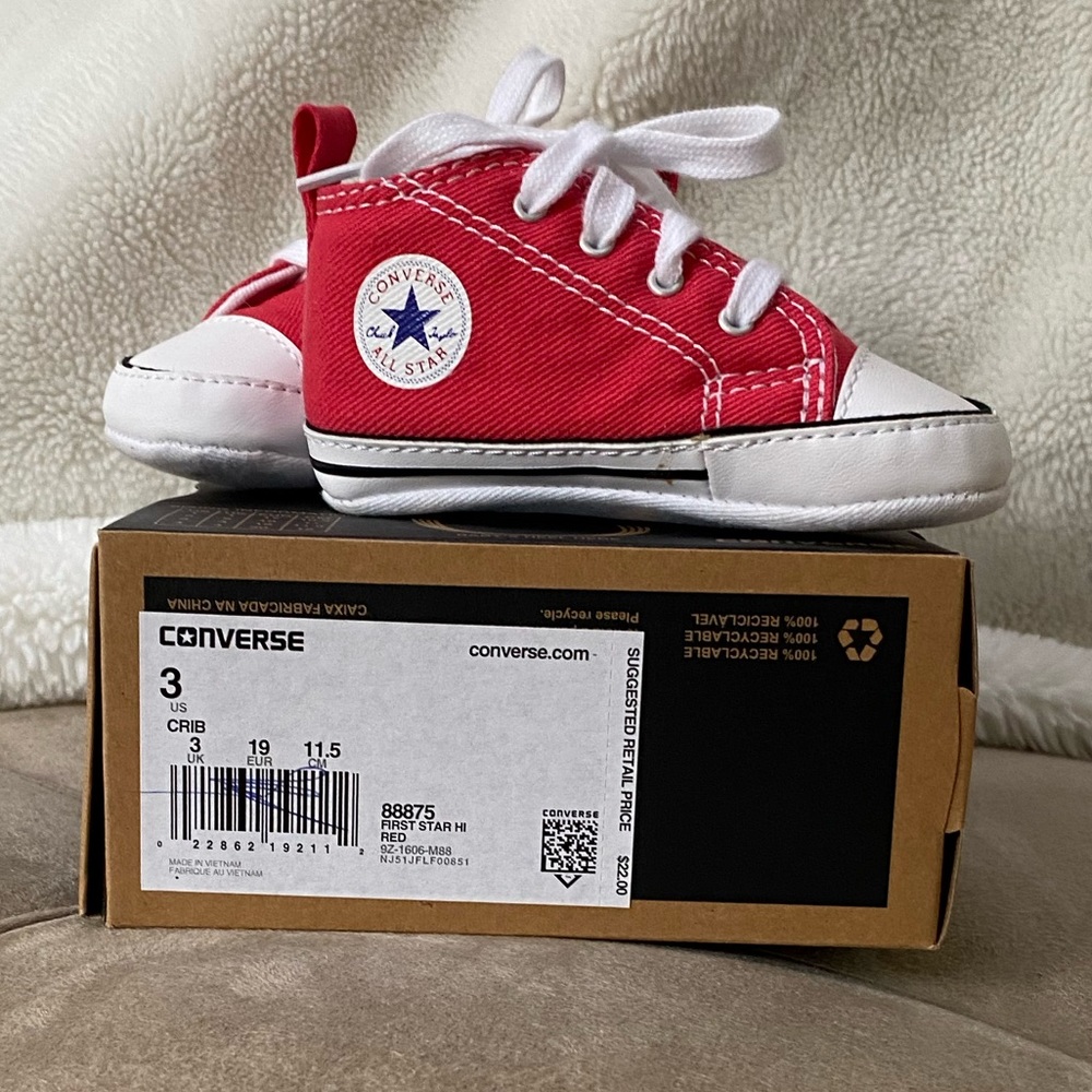 Converse, size 3 infant crib shoe